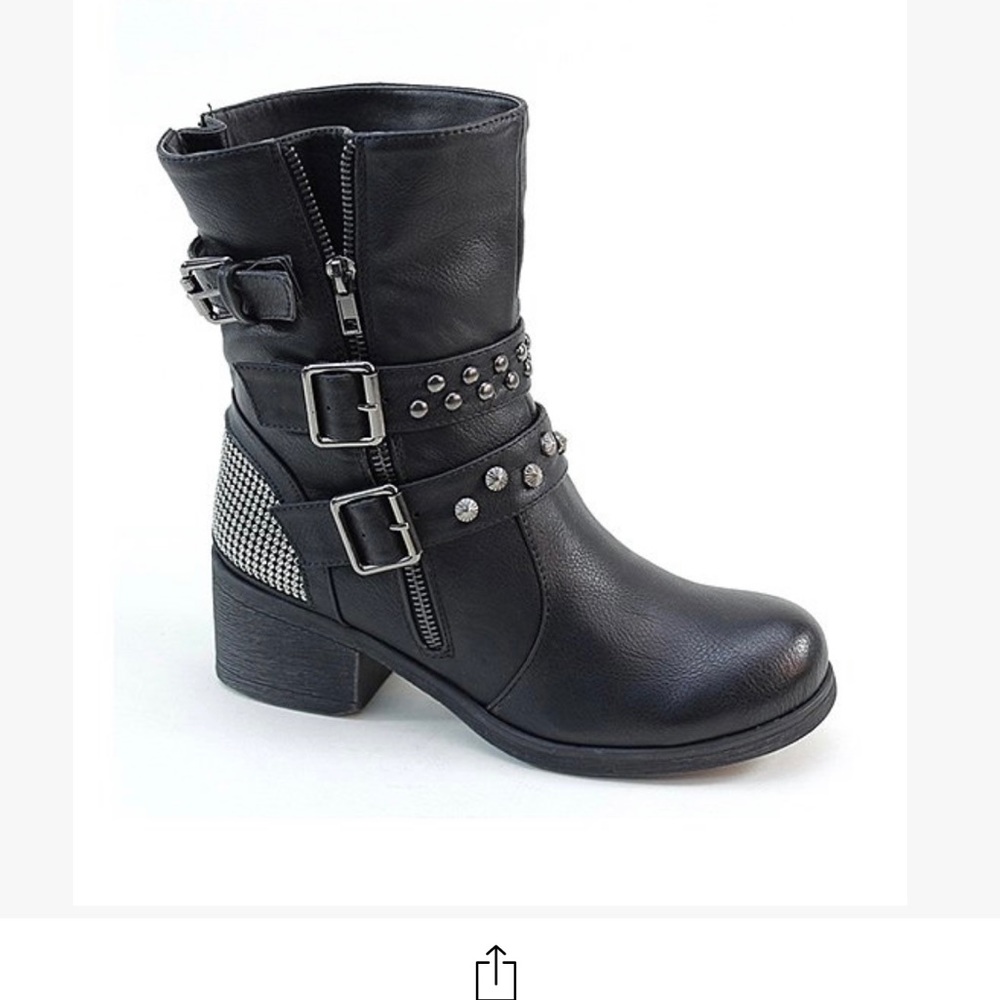 Black stud strap